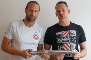 (5) Bize grégory et Le roy Jimmy désinsectiseurs avec le prototype du dispositif thermique crédit POLLINIS