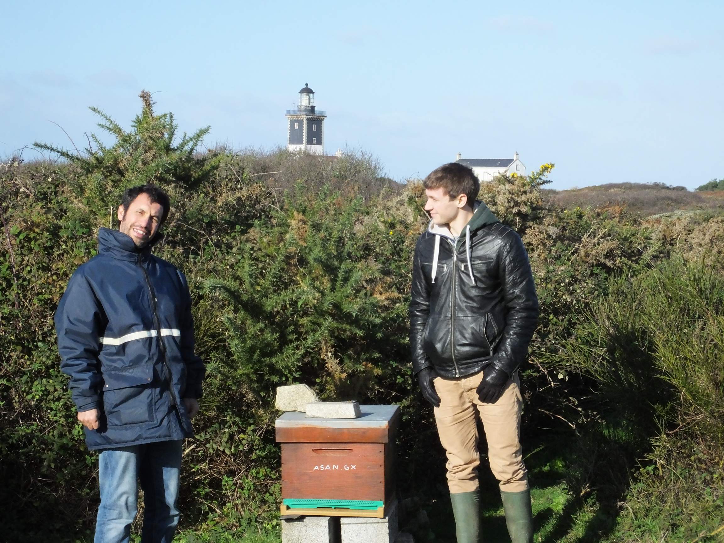 Hacène Hebbar (directeur des projets chez POLLINIS) et Jérémie Laurent (ingénieur du projet)