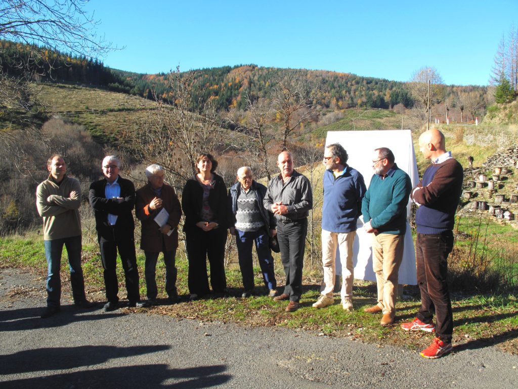 Photo-de-groupe-inauguration