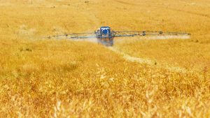 pesticides-épandage-champ