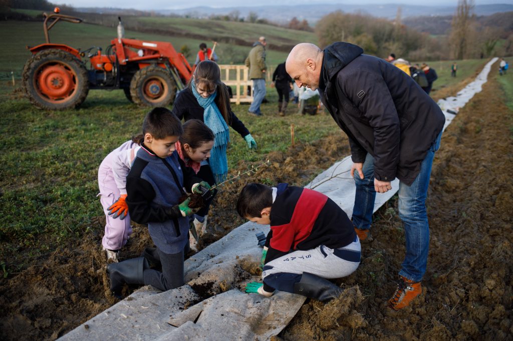 Plantation de haies par Pollinis