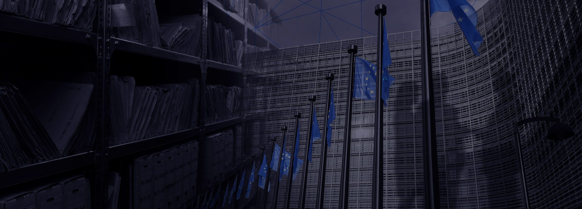 Visuel de l'enquête de POLLINIS sur le SCoPAFF, avec en arrière plan la Commission européenne, des ombres de personnes qui discutent et des documents