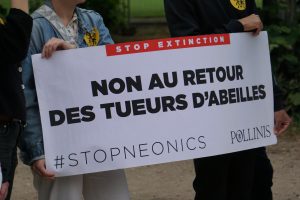 Affiche POLLINIS : Non au retour des tueurs d'abeilles , les néonicotinoïdes