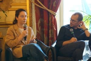 Rose- Amélie Bécel , rédactrice à POLLINIS et Stéphane Foucart, journaliste scientifique au sein du journal Le Monde ont souligné qu’il peut être difficile de faire prendre conscience de l’effondrement de la biodiversité et ses conséquences concrètes auprès du grand public