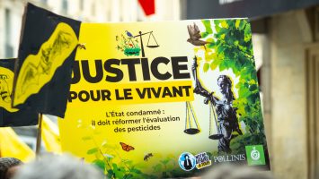 Pancarte "Justice pour le Vivant", lors de la manifestation Pour un printemps bruyant.