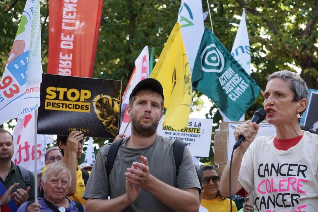 POLLINIS était présente à la mobilisation contre la loi d'urgence agricole et la loi Duplomb 2, devant l'Assemblée nationale.